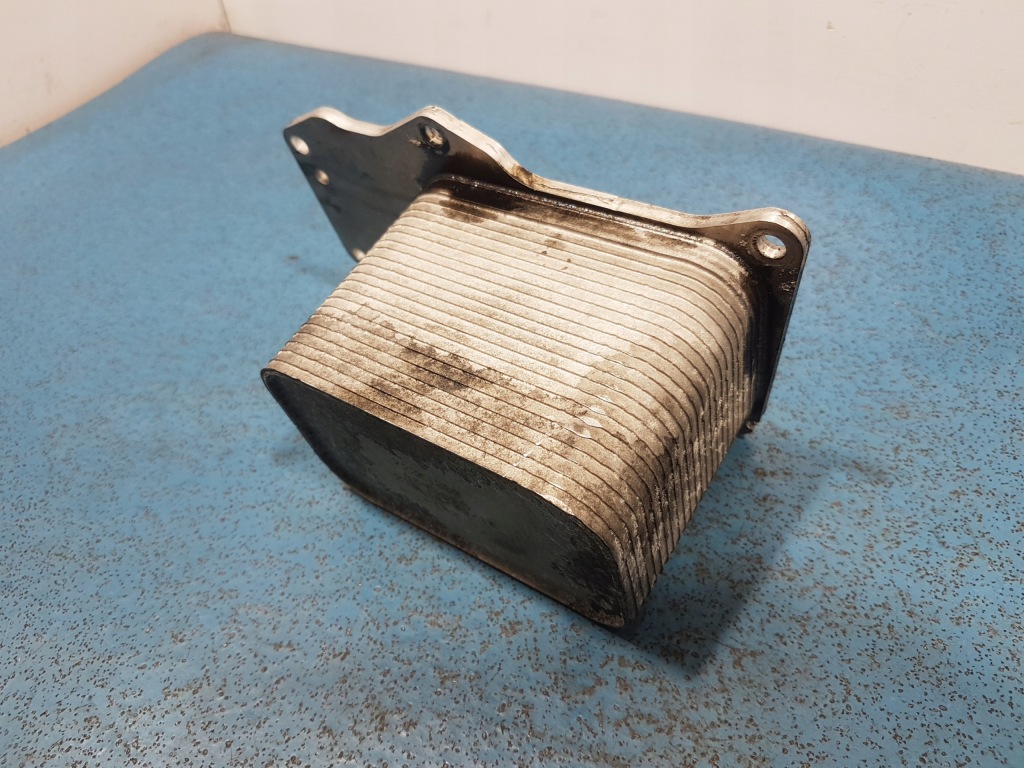 Bmw 4 f36 2.0d b47 радиатор масла 72361309 Недорого