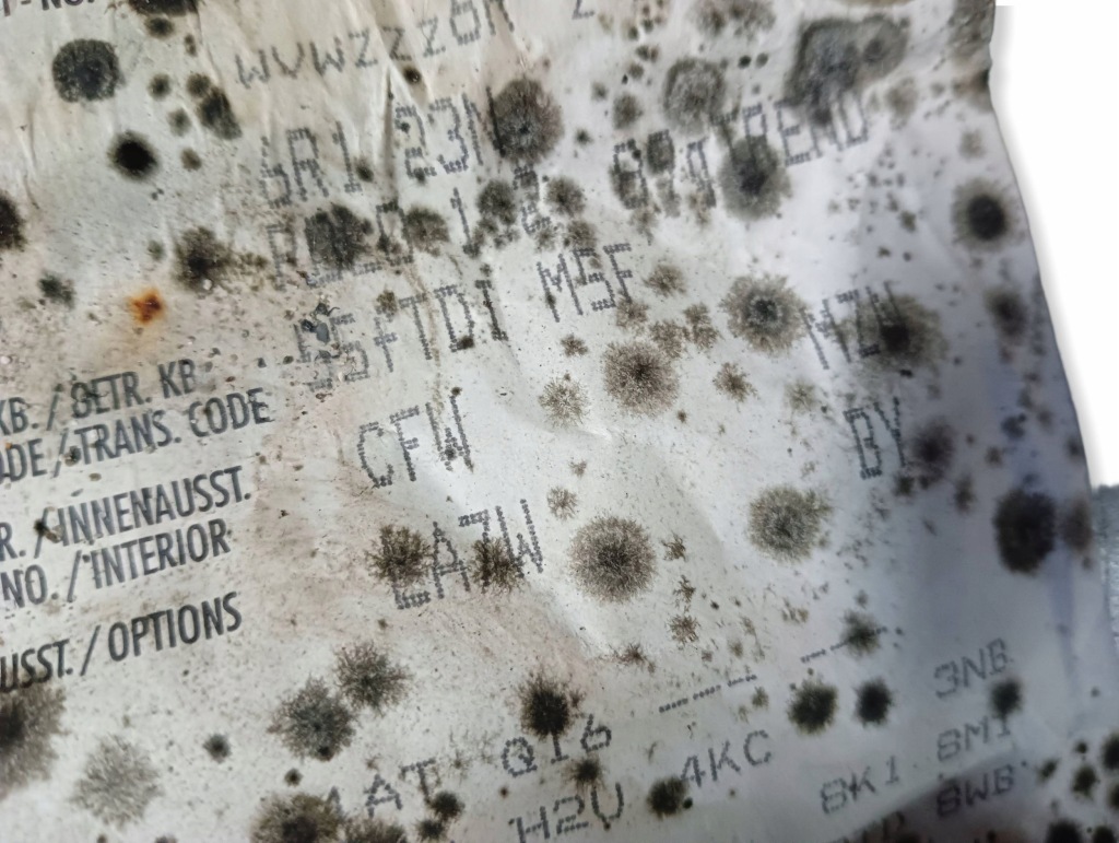 Капот кришка двигуна vw polo 5 v 6r la7w Доставка