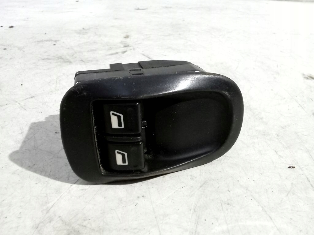 фото №1, Peugeot 206 панель переключатель окон