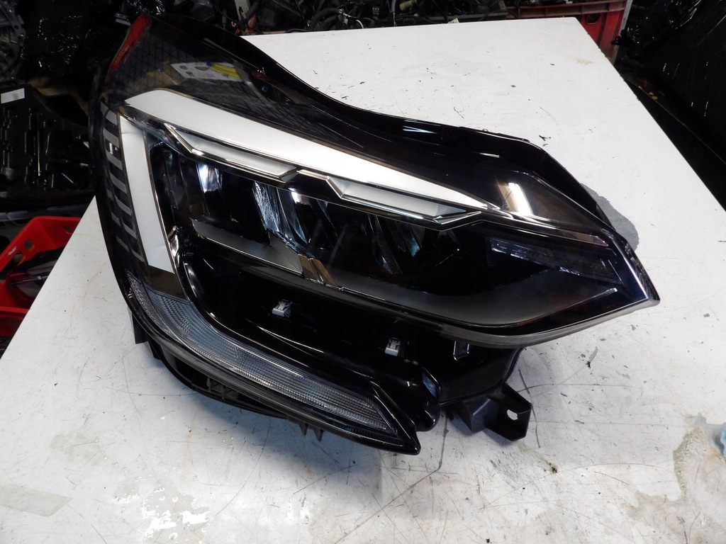 фото №1, Лампа правая передняя renault captur ii 2 260104095r