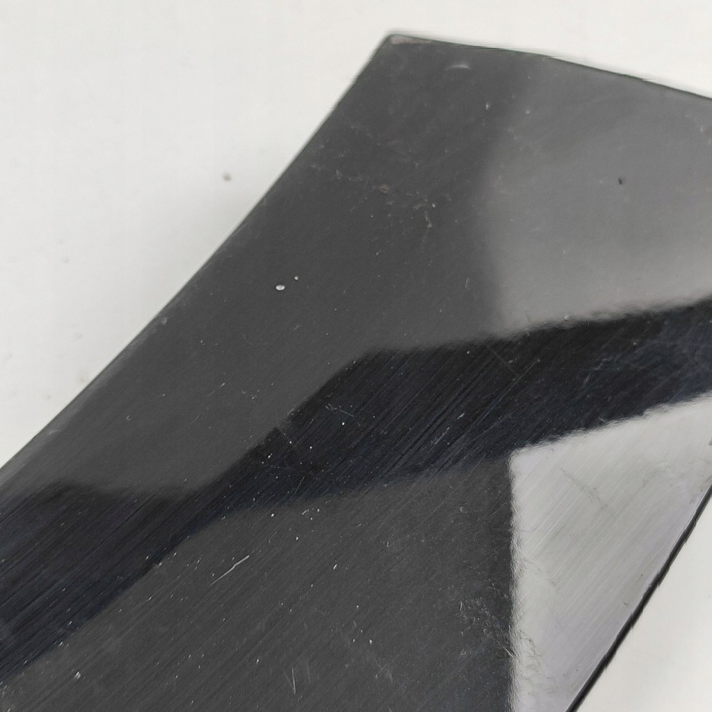 фото №10, Audi q8 2023 ліва сторона молдинг крила заднього