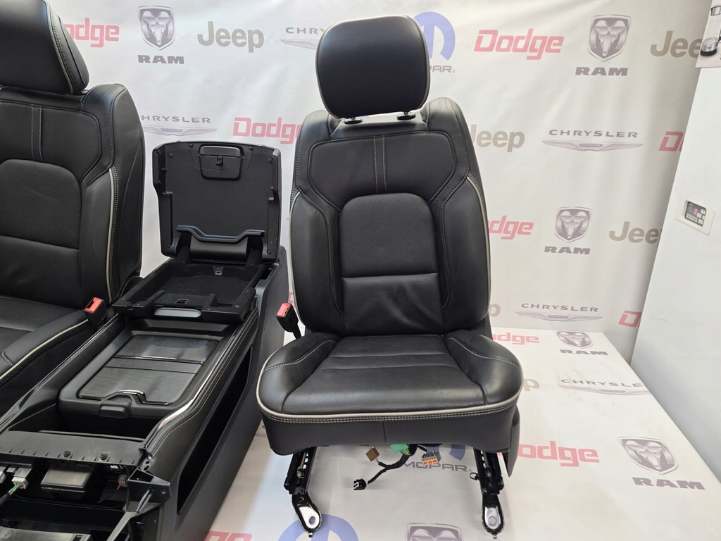 фото №10, Ram dodge ram 21-24 limited сиденье сиденья заднее сиденье czarna кожа haftowana