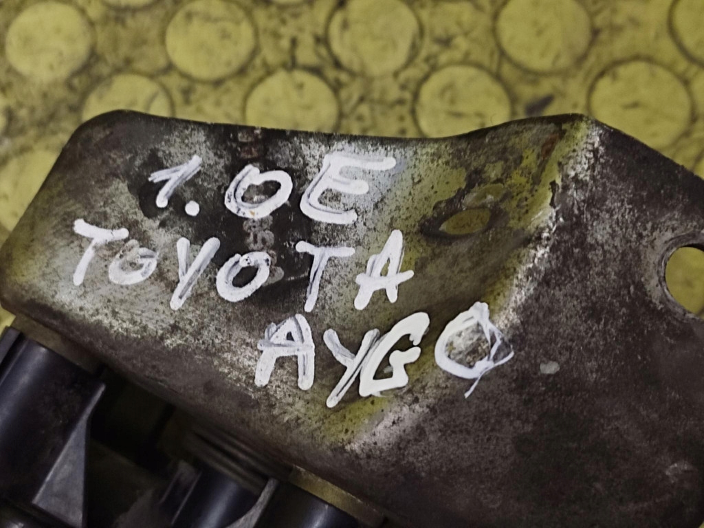 Купити Toyota aygo i 1.0 дросельна заслінка 8945252011