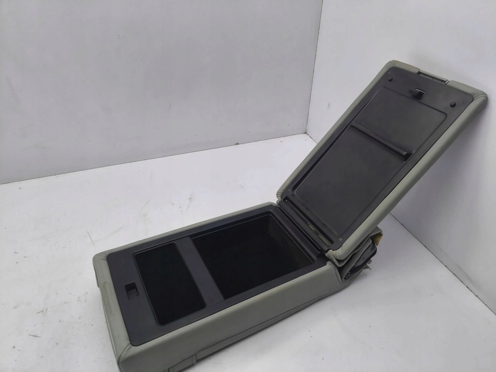 фото №6, Lexus is 220d-250-350 2007 подлокотник задний сиденье