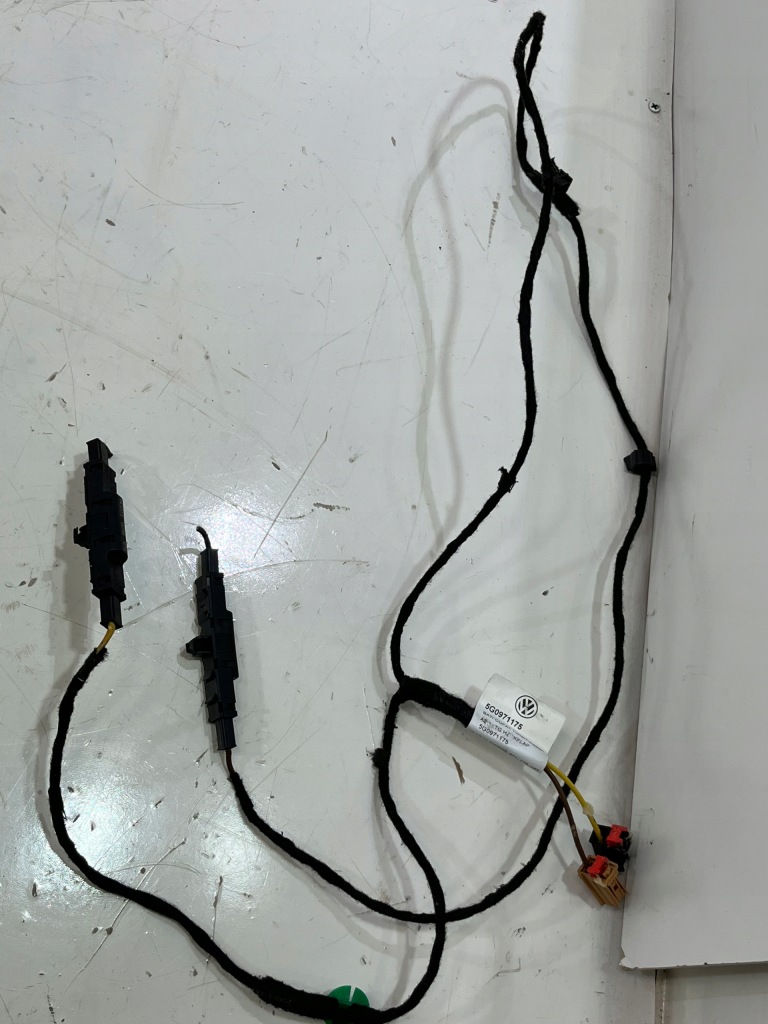 фото №1, Джгут кришки vw golf vii 5g0971175