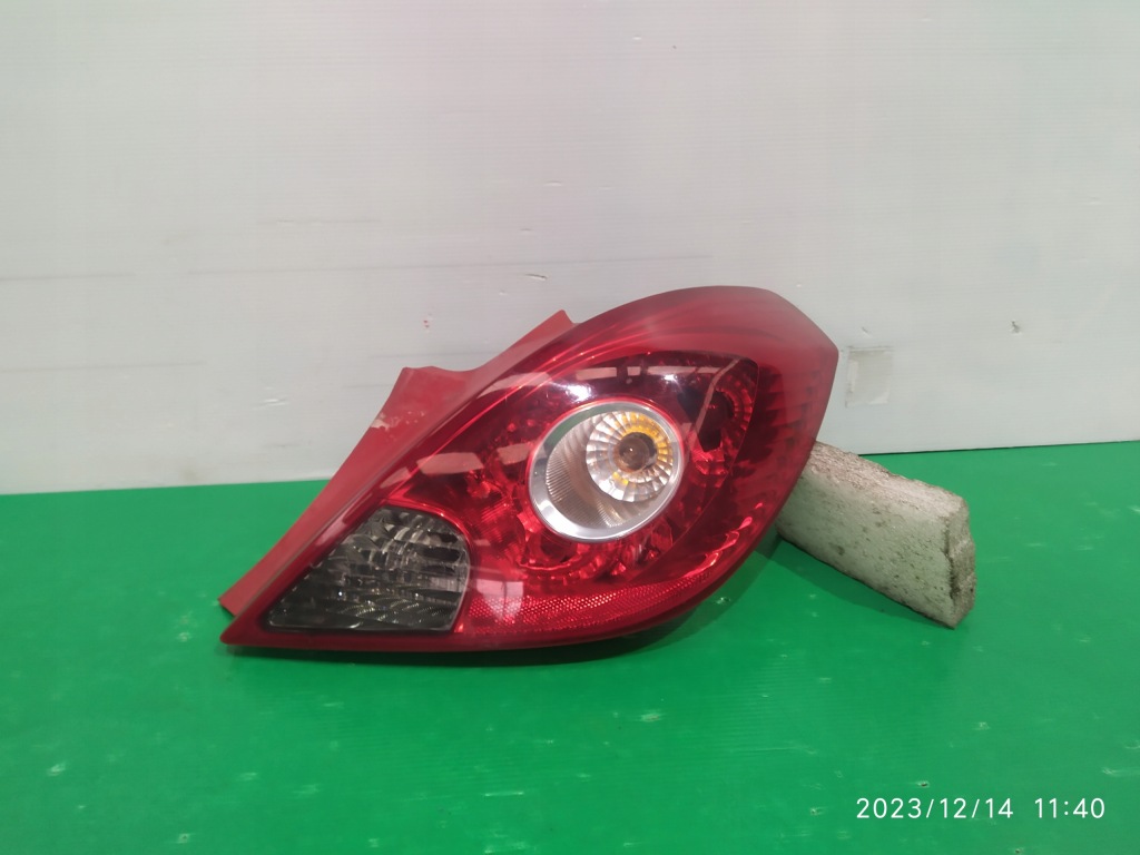 Купити Лампа задня права opel corsa d 3 двері 13186351