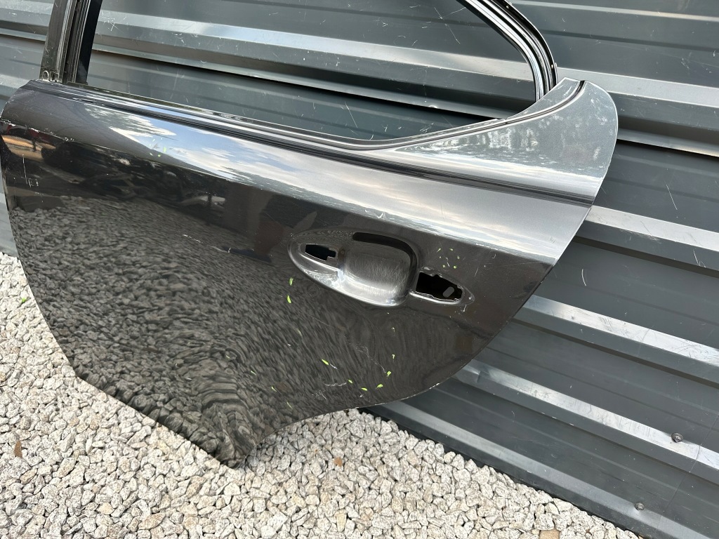 Lexus is 2 2 05-13r дверь левое  задняя левое задняя Доставка