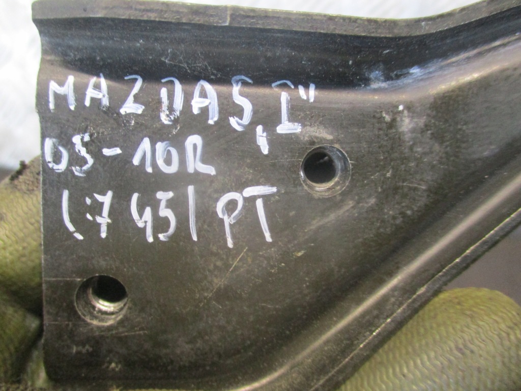 фото №2, Ролик напрямна двері правий задня mazda 5 05-10r 1.8b