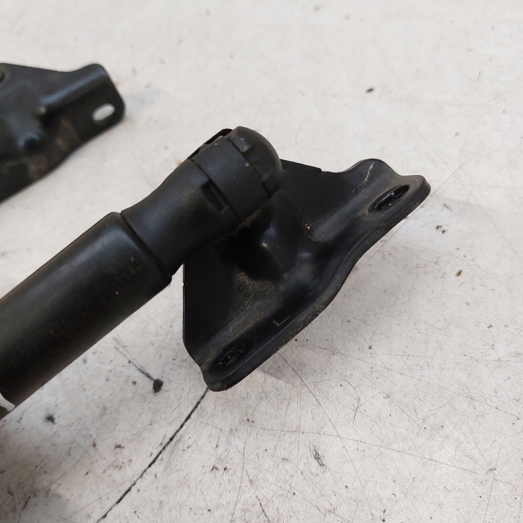 фото №8, Hyundai ix35 амортизаторы крышки багажника 81770-2y000