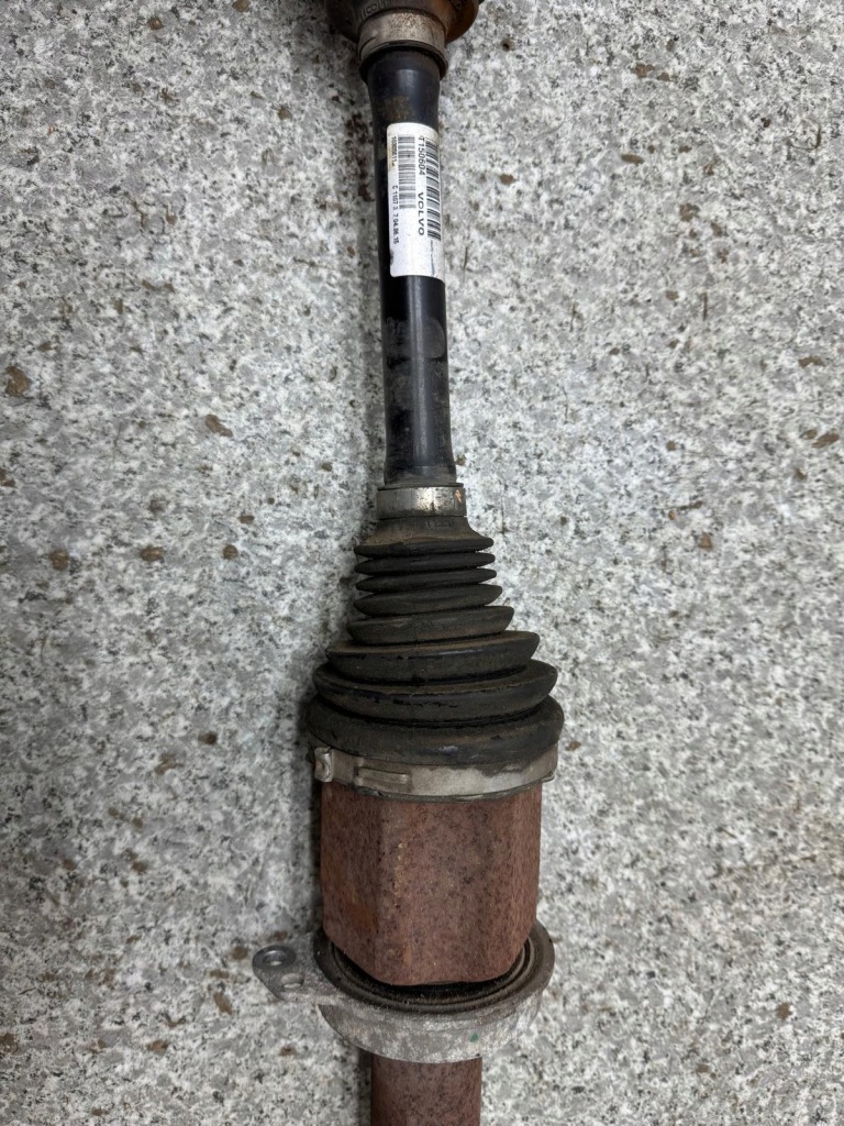 Приводной вал правый  перед volvo s60 2 2013-2018 31325117 Недорого