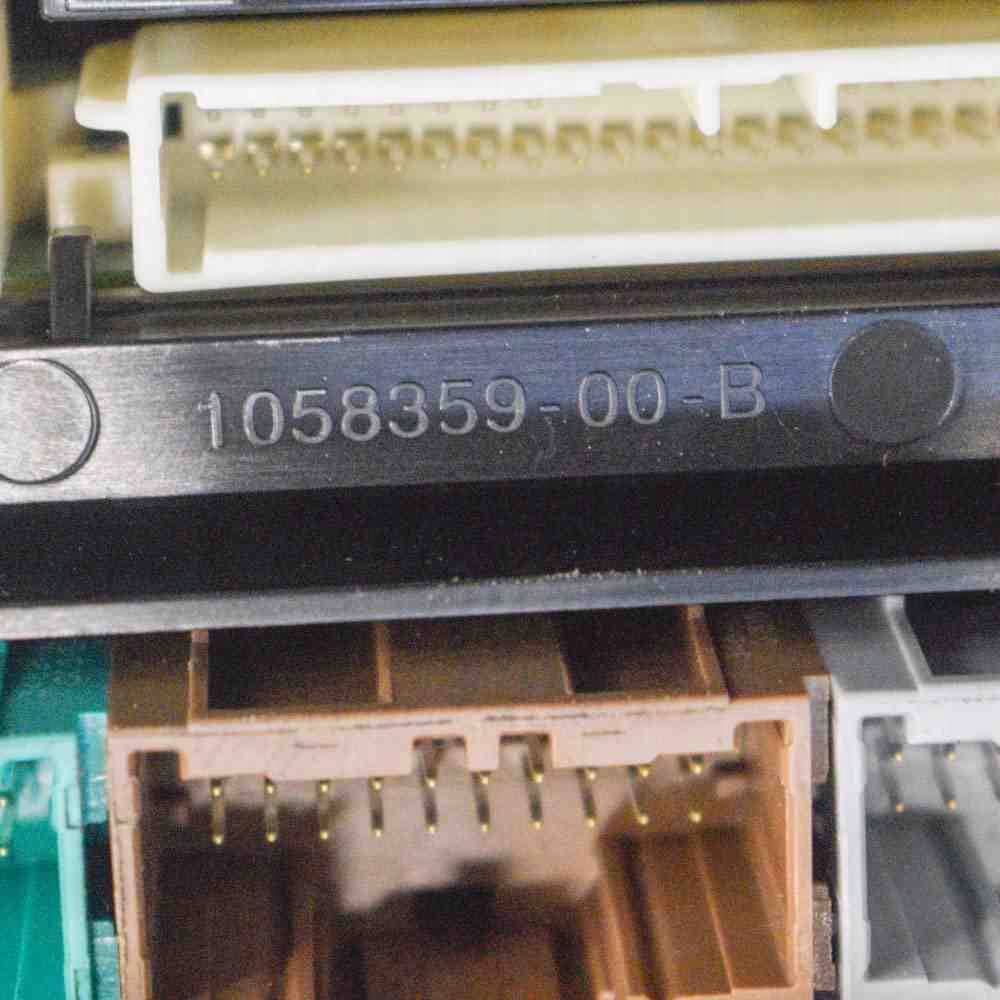 Купити Модуль комфорту tesla model x 105835900b 10043141 568kw 2016