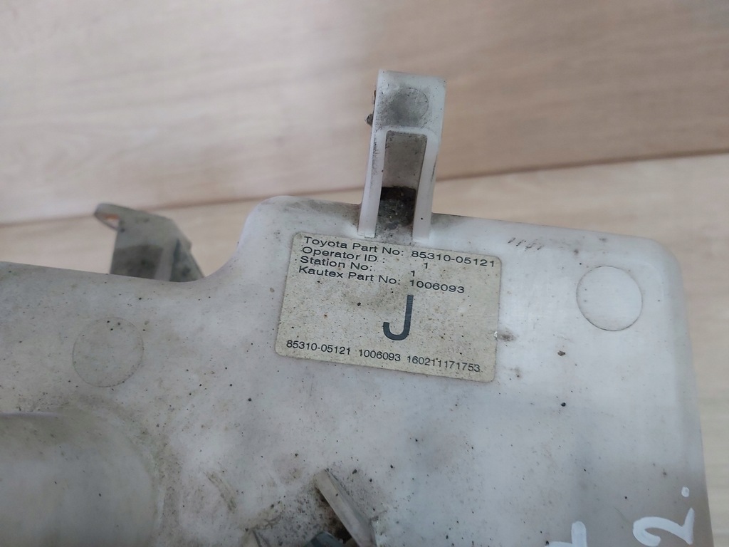 фото №5, Toyota avensis t27 бачок омивача sedan