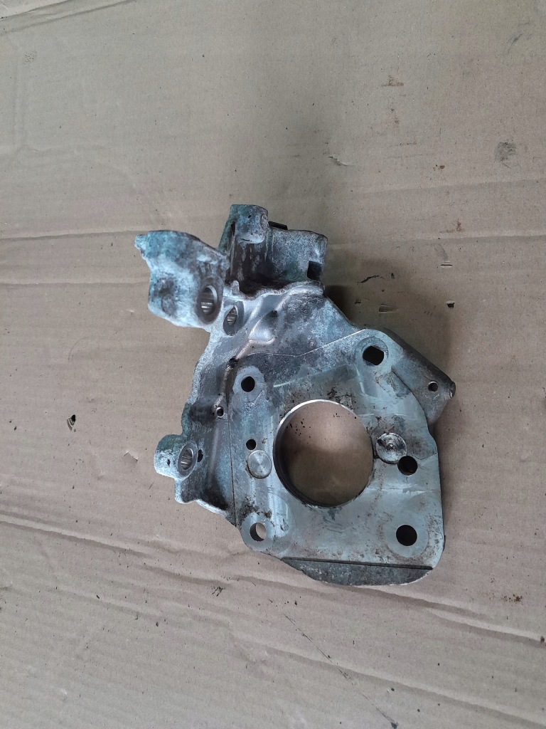 Купити Кронштейн насоса уприскування ford 1.5 9811331380