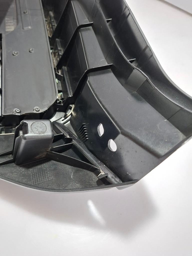 A3 8p lift решітка радіатора бампера перед решітка радіатора 8p0853651m емблема logo super стан Недорого