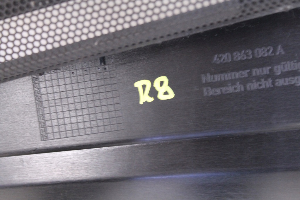 фото №8, Audi r8 420 06- защита крышка двигателя 420863082a