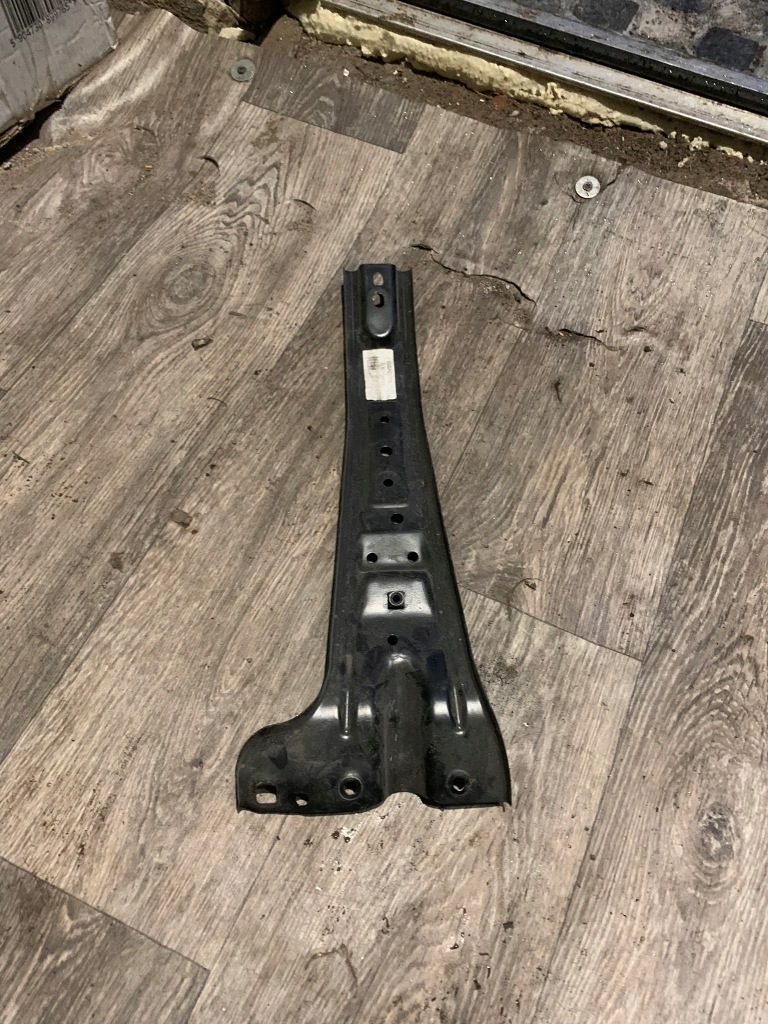 фото №1, Porsche cayenne 7p5 кронштейн 7p5805799b