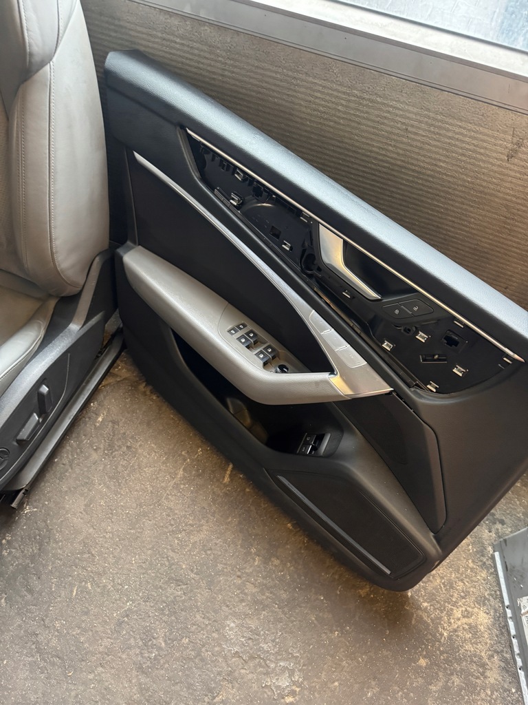 фото №7, Audi a6 c8 kombi сиденья заднее сиденье обшивки s line серые