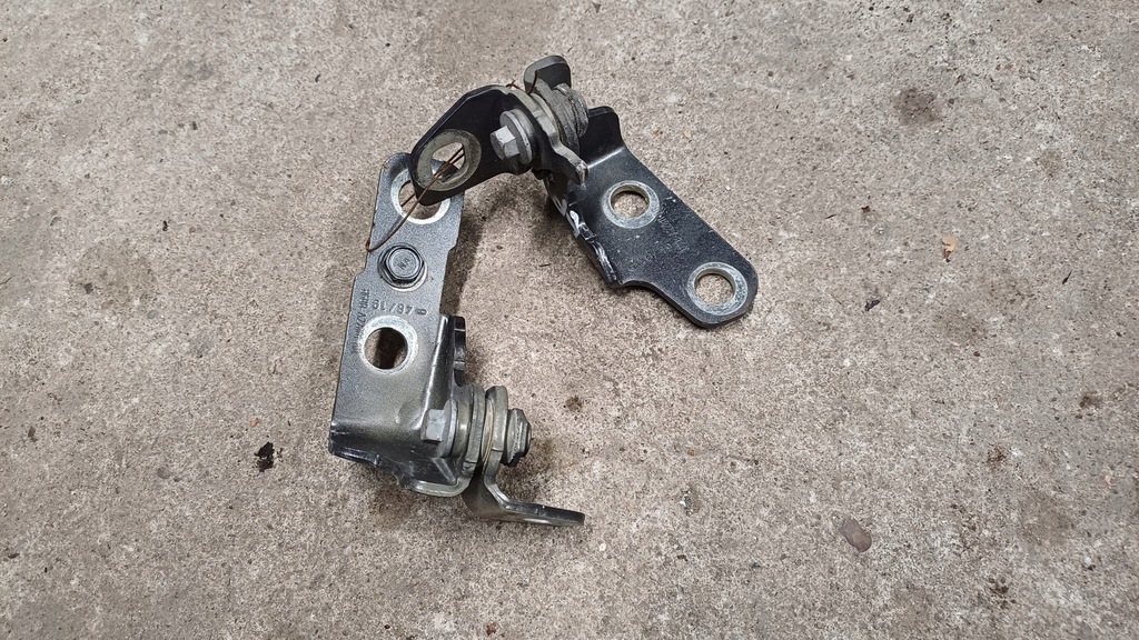 фото №1, Ford puma mk2 петля дверь левый передний