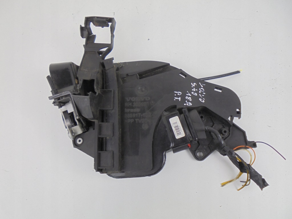 фото №1, Замок дверь правый задняя 30753673 30699112 volvo s40 ii v50