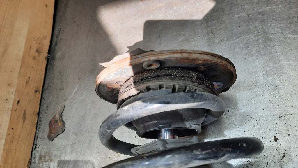 фото №3, Амортизатор перед правий volvo xc70 ii 2.4 d5