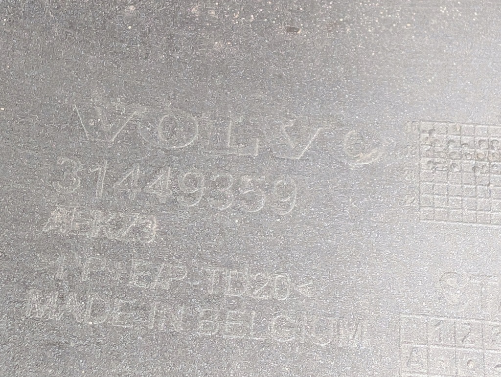 Бампер перед передний решётка радиатора volvo xc40 electric recharge 31449359 с Разборки
