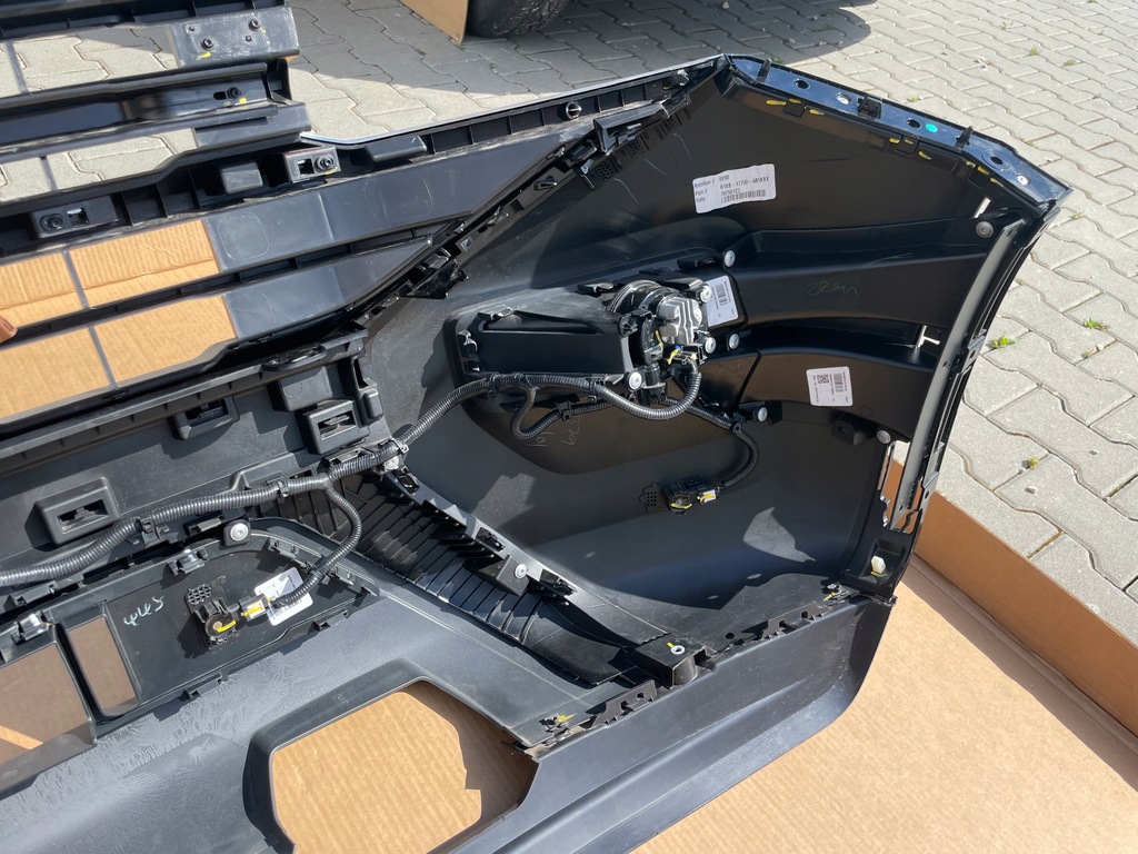 фото №10, Бампер решётка радиатора vw amarok ii 2022- w цвет lc9x камера kompletny jak новый