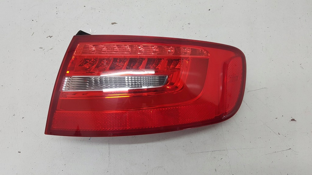 фото №1, Audi a4 b8 lift kombi лампа задня права eu led