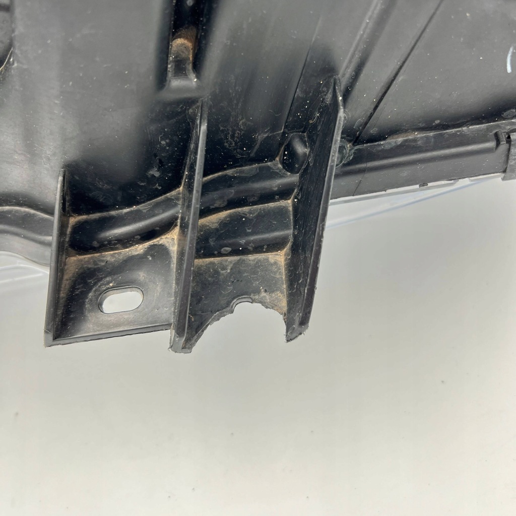 Tesla model 3 противотуманная фара led правый перед 107739600d с Разборки