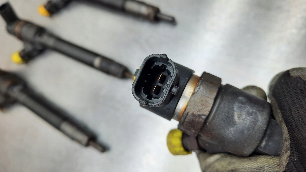 фото №8, Форсунки комплект 30750283 0445110251 volvo s60 v70 ii xc90 2.4d5 185km