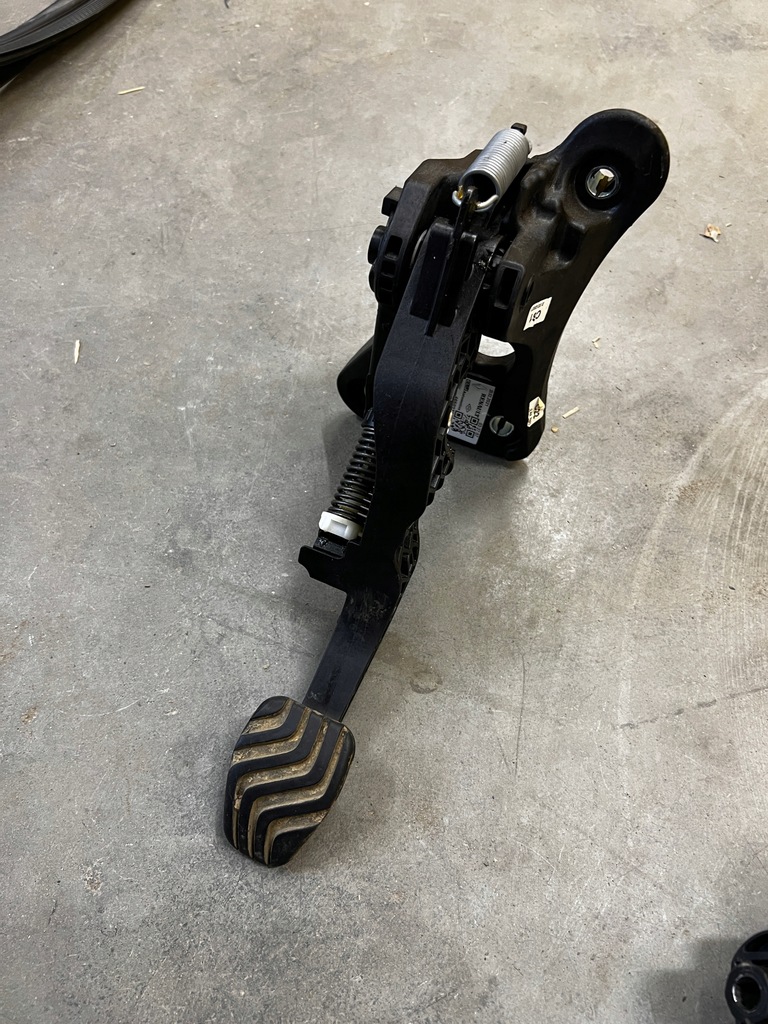 фото №11, Педали тормоза газа сцепления механическая коробка передач dacia duster ii 2