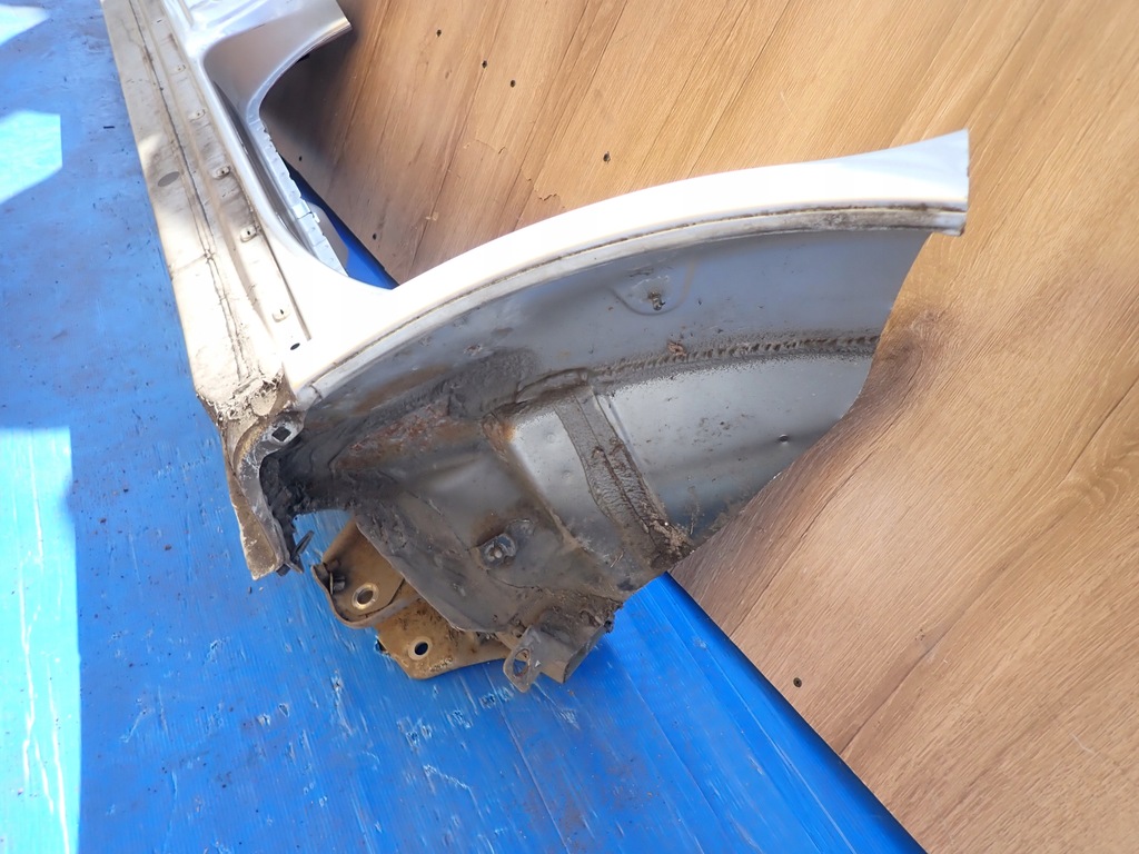 фото №7, Corolla verso ii 04-08 поріг лівий