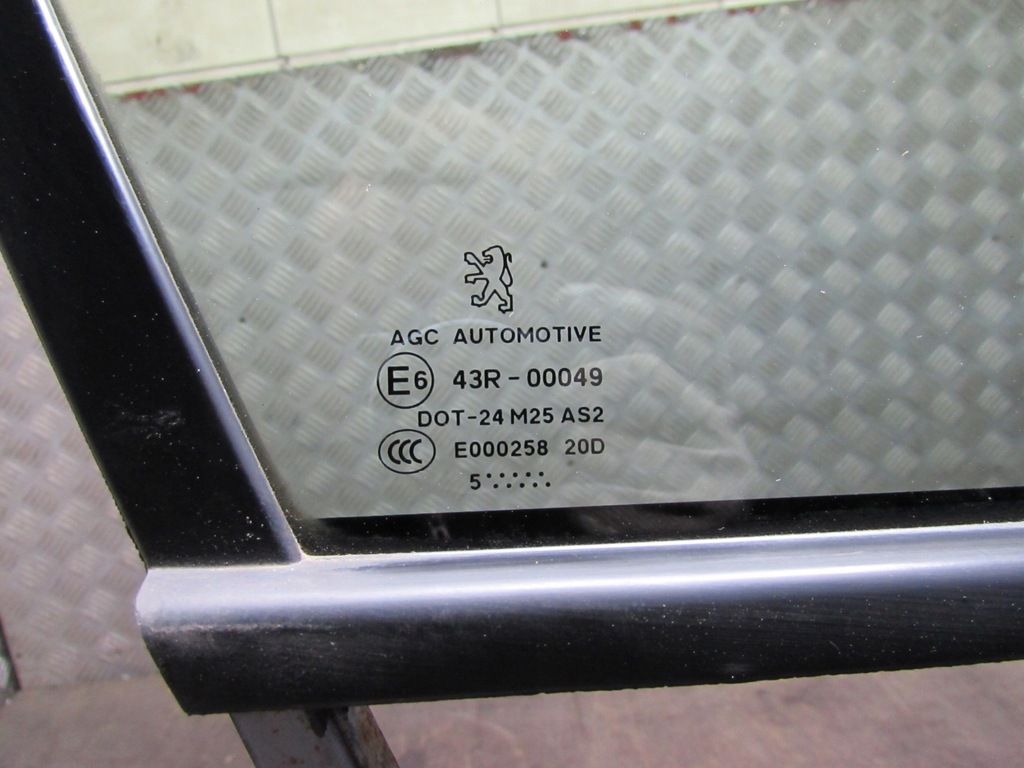 фото №11, Стекло треугольник правый перед peugeot 407 04-11r dot24 m25 as2