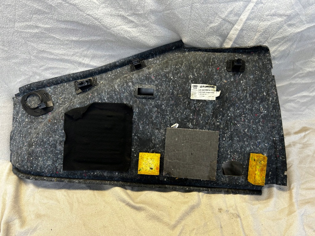 Audi tt tts ttrs оригінальний номер 8j8863879a 8j8863880a в Україні