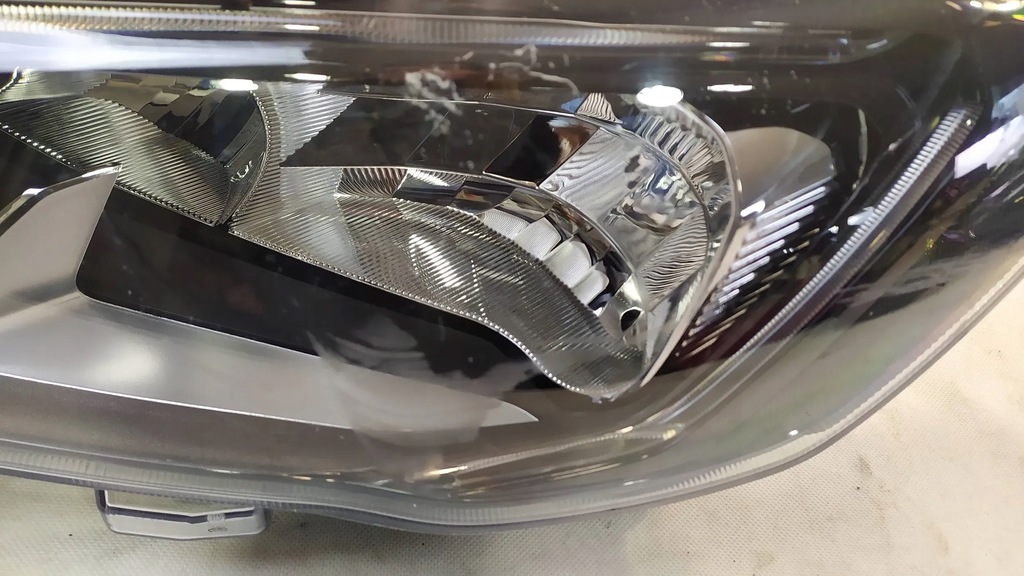 фото №13, Лампа лівий перед ford focus mk4