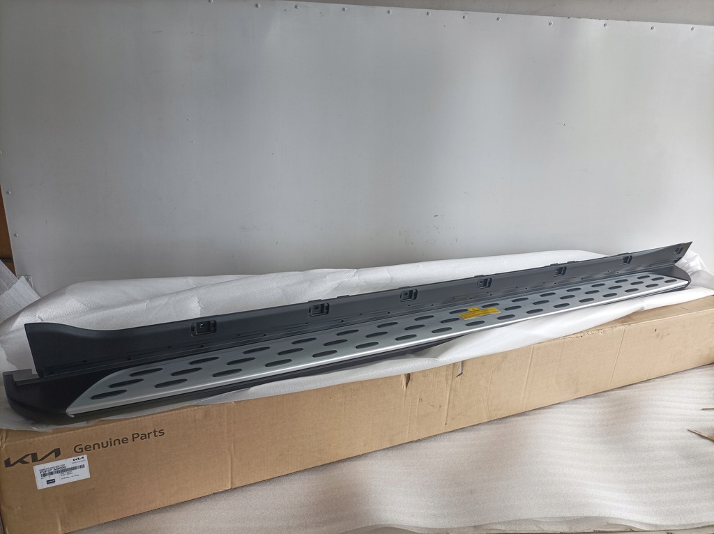 фото №1, Kia sorento порог подножка боковой правый 20-23