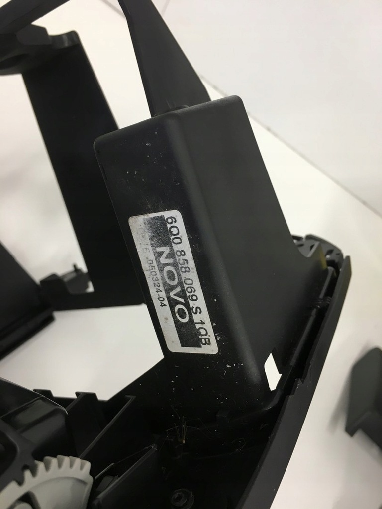 фото №7, Рамка радіо кишеня радіо консоль середня vw polo 9n fl lift 2001-2009