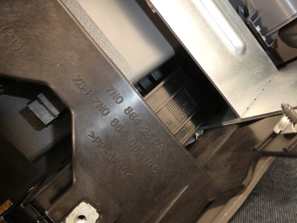 фото №9, Туннель подлокотник vw sharan alhambra 7n0864251a