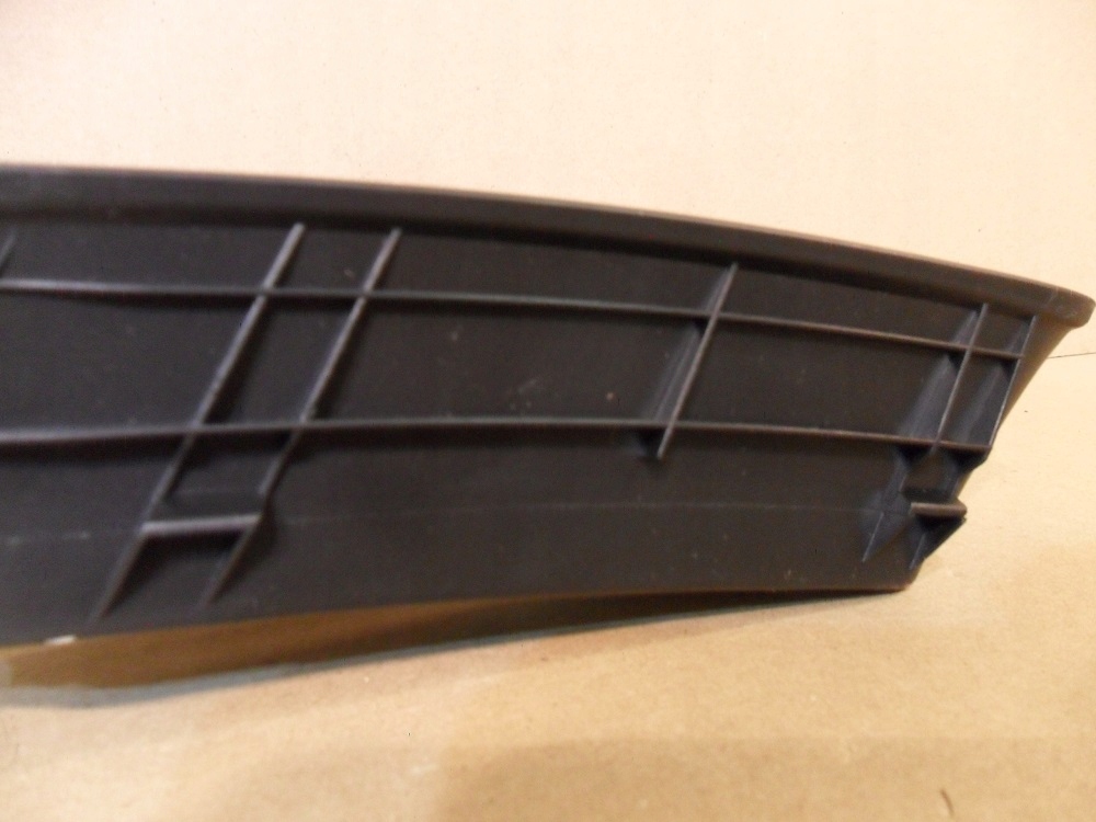 фото №7, Toyota corolla sd 2002 заглушка противотуманной фары правая