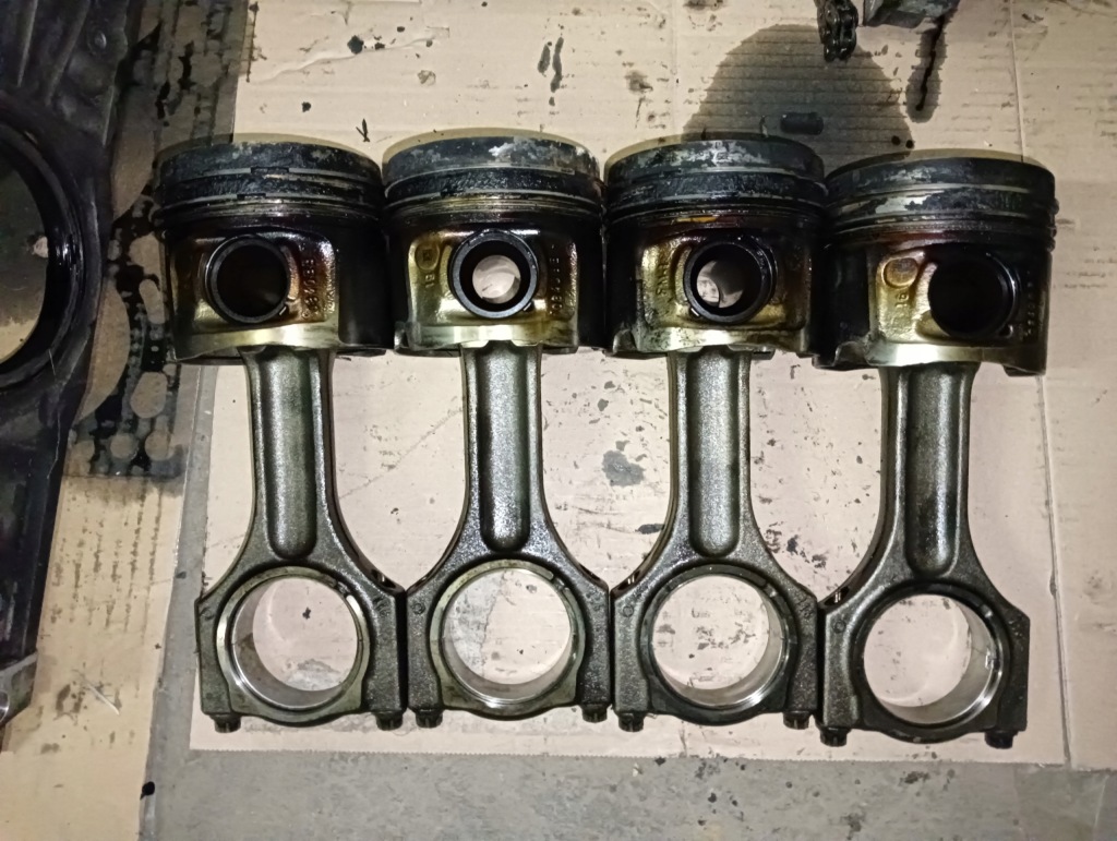 фото №1, Поршні з шатун bmw 2.0d n47 | 0840bb