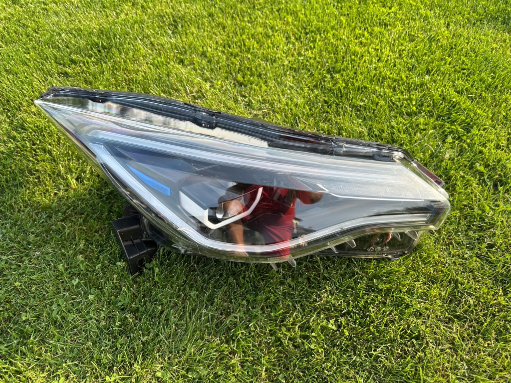 фото №1, Renault zoe ii 19- лампа права перед full led 260102384r eu