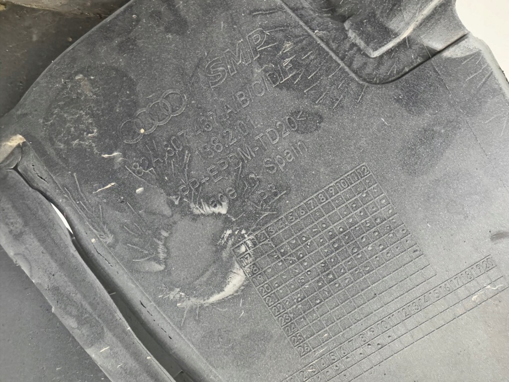 Audi a1 ii 2 82a решітка радіатора решітка радіатора решітка радіатора бампер перед передній 18- Оригінал