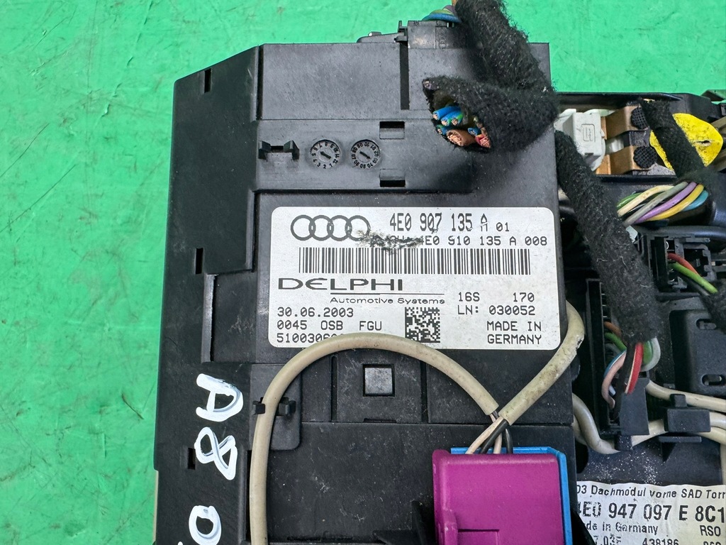 фото №9, Лампа стельовий освітлення кабіни люк 4e0947097e audi a8 d3 02-