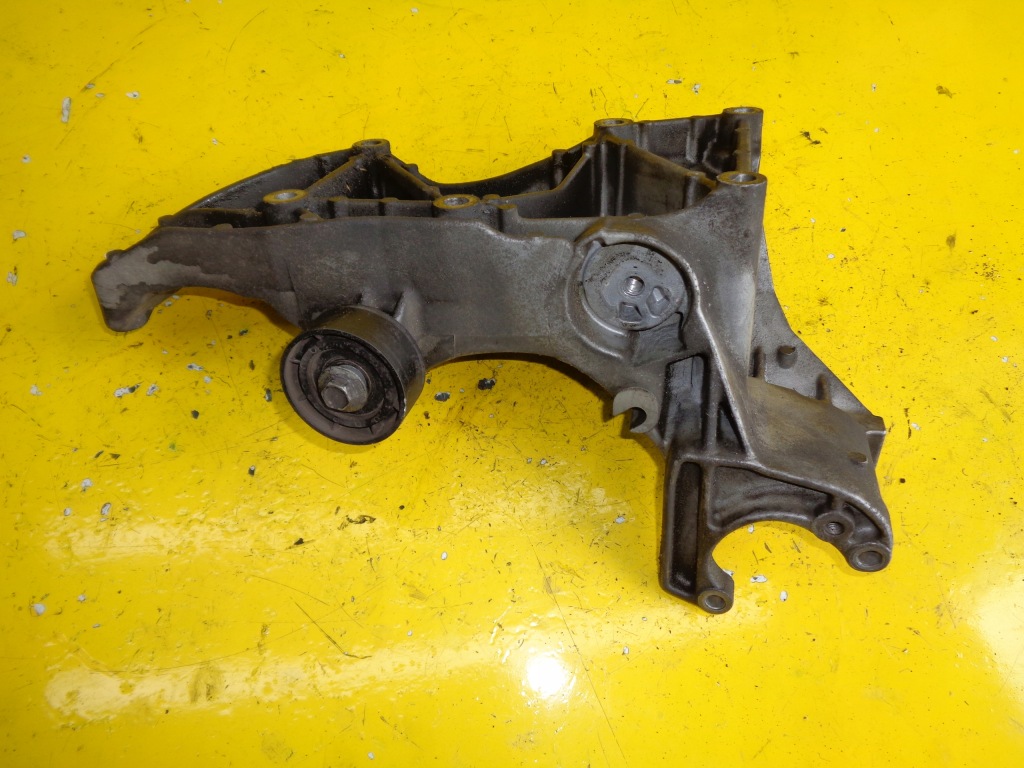 фото №4, Volvo v40 1.9dci кронштейн двигателя