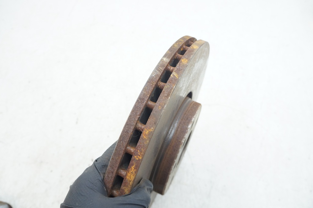 фото №8, Гальмівні диски гальмівні volvo xc60 i bosch 0986479621 ліва права перед передні