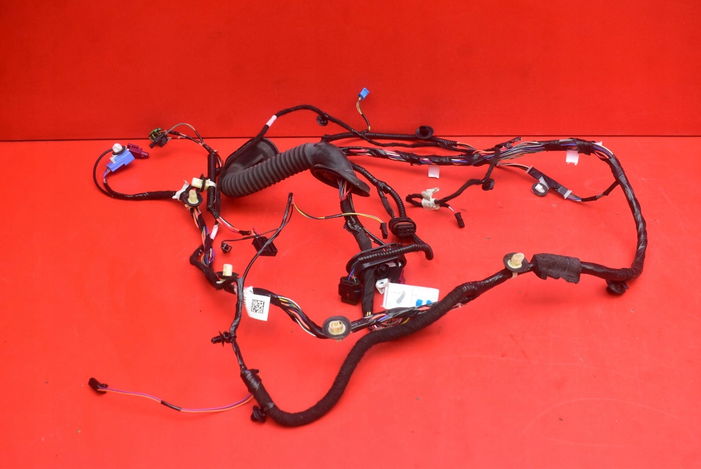 фото №1, Джгут двері правий перед 1067963-00-e tesla model 3 17-21