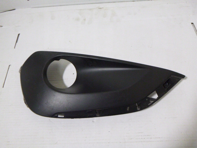 фото №1, Решётка бампера левый перед peugeot 208 lift