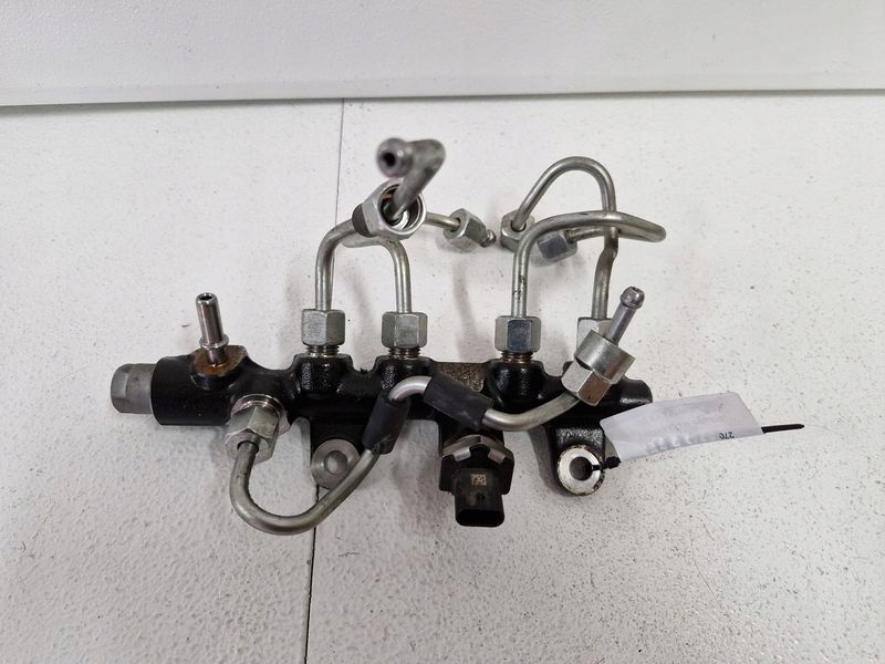 фото №1, Duster sandero dokker logan ii 1.5dci молдинг упорскування пального трубки датчик