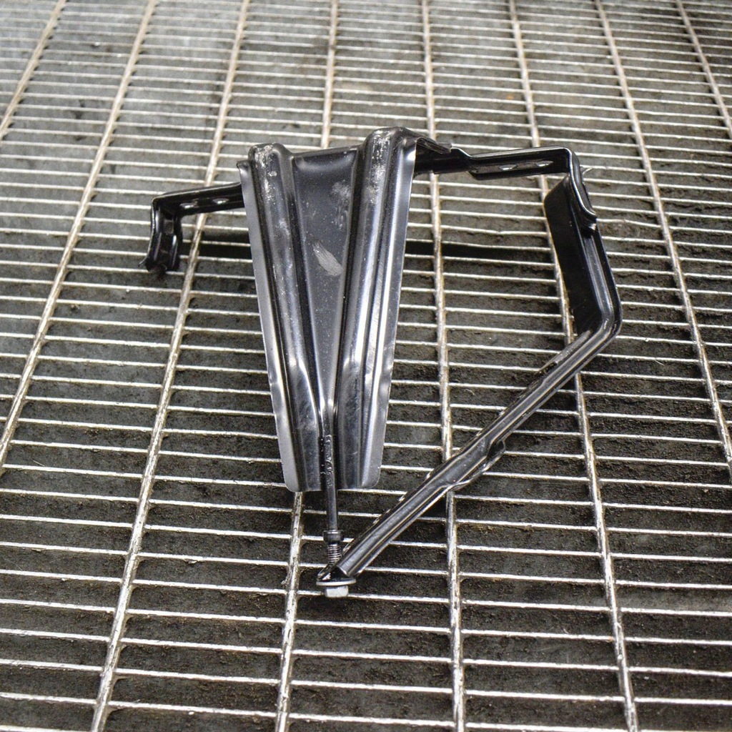 фото №6, Toyota prius xw30 2012 кронштейн акумулятор