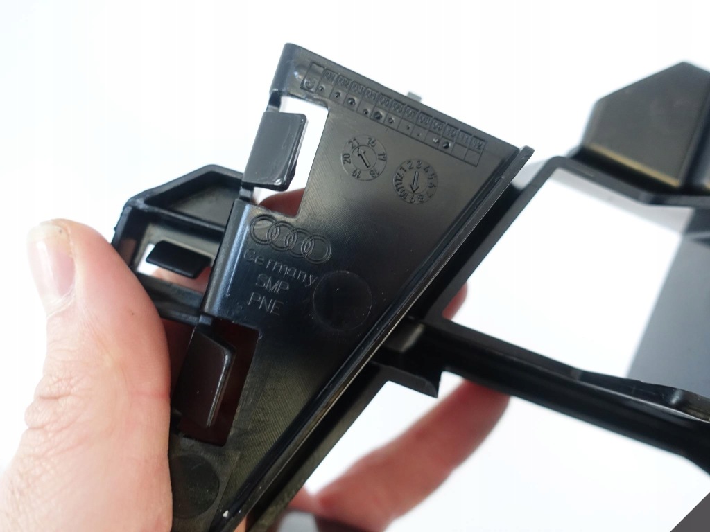 Купить Audi q2 81a 16- бампер решётка средняя перед