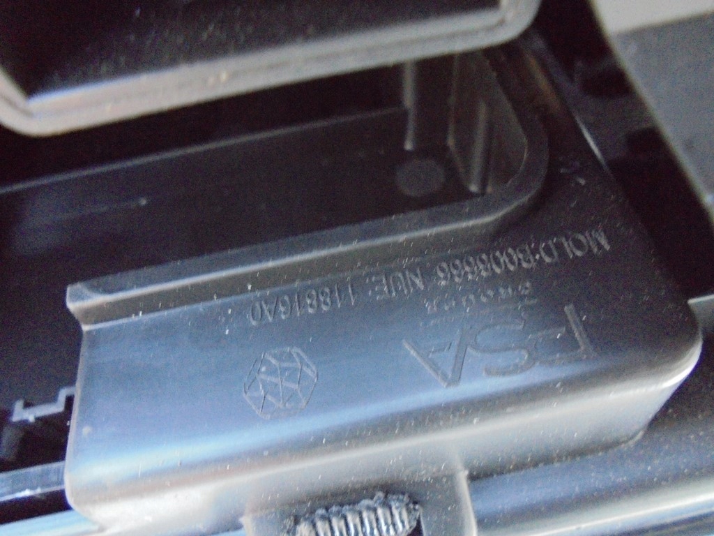 фото №7, Бардачок полка туннель верхний usb citroen e-c4 c4 3 iii 23r. 9835233380